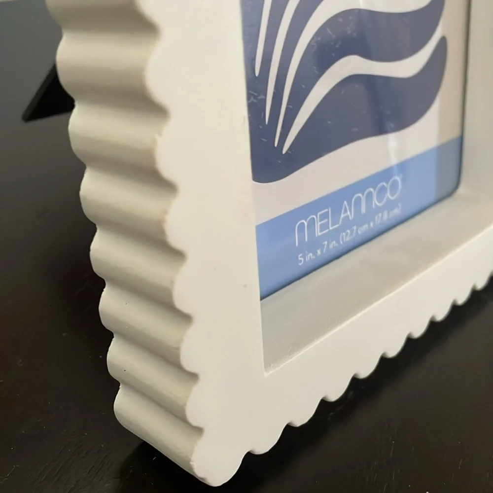 NWT Melannco white Eavy Arch 5”X 7” desk frame